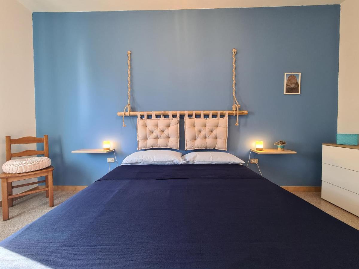 A Ca' Di Pe E Gio Appartement Calasetta Buitenkant foto